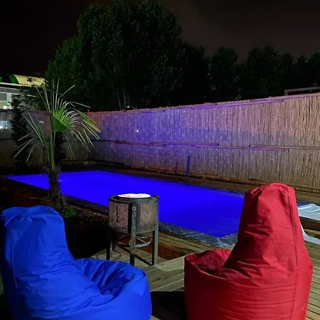 Lovely House With Private Pool Near Lake *